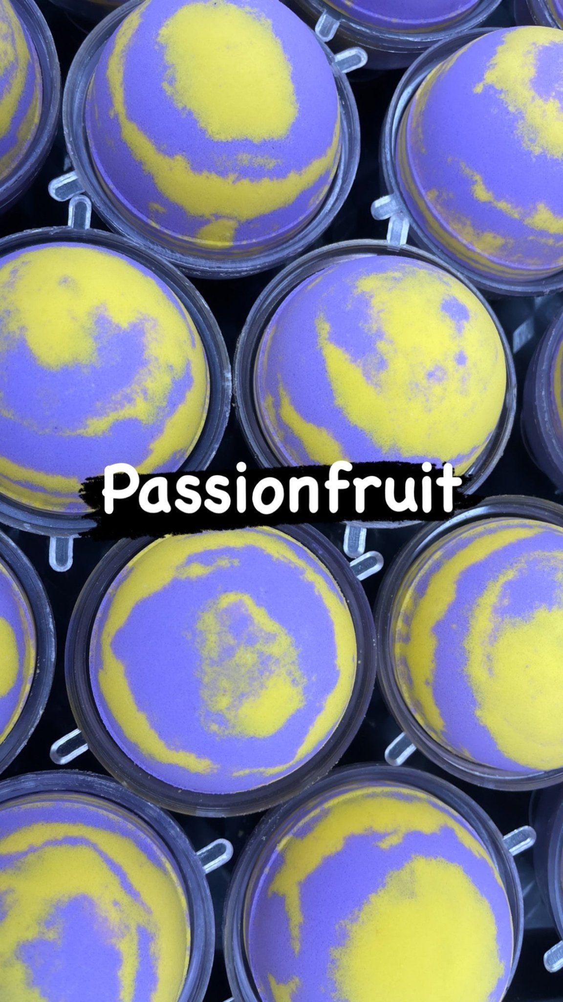 Passionfruit Bath Bomb - Soapmaid - Photo 1